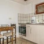 Pahljina 2885 Guest house