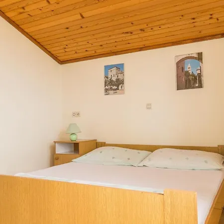 Pahljina Pensjonat 3*